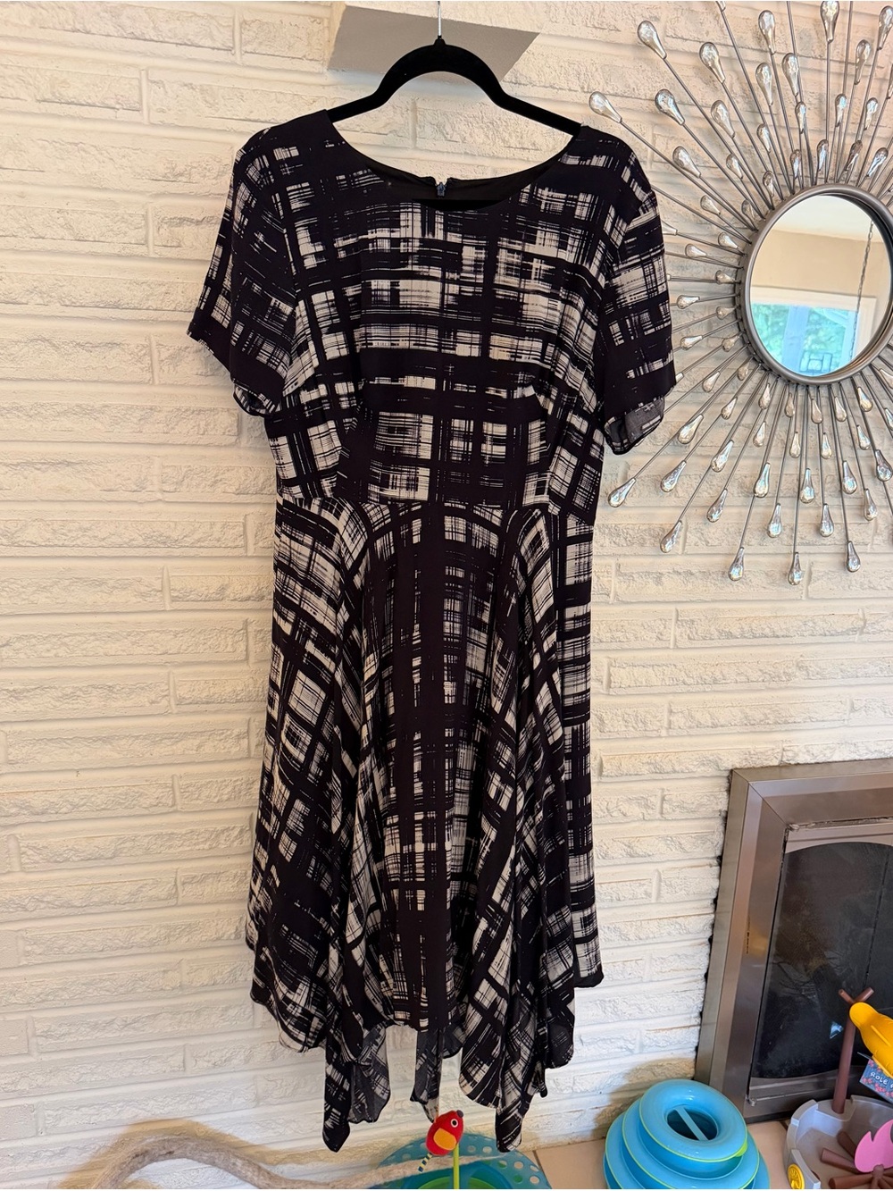 Black and White Plaid Short-Sleeve Swing Dress